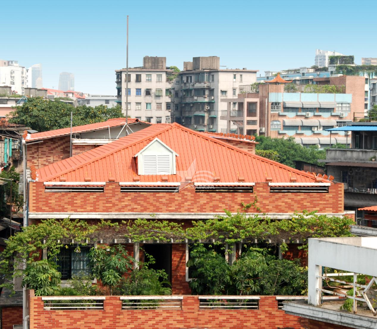 新農村建房：琉璃瓦與合成樹(shù)脂瓦對比，何者更適合？